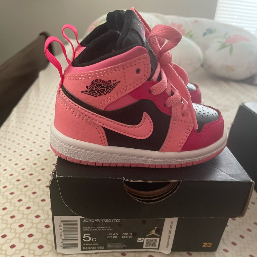 Toddler sneakers